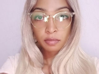 Webcam sex con Zairahjames
