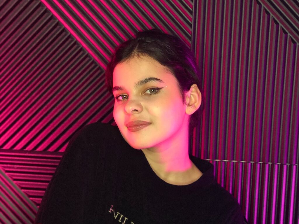 Zarahelme's profile - Image n°0