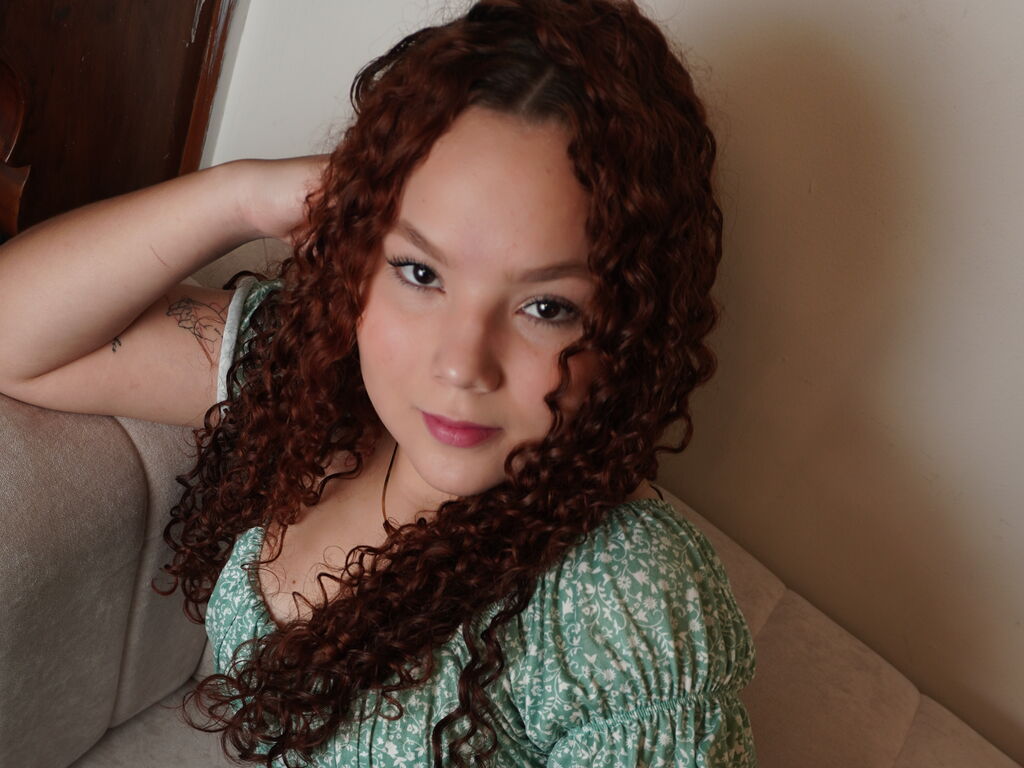 Zoeluxmore's profile - Image n°1