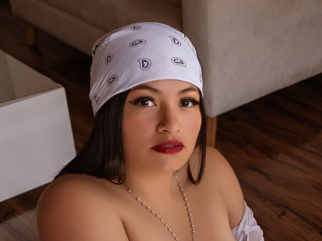 Zoemontenegro's profile - Image n°1