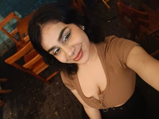 Zyle_Boobs's Sexcam